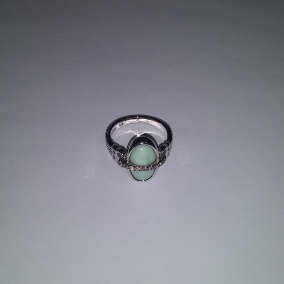 Ring - Picture 2 of 3